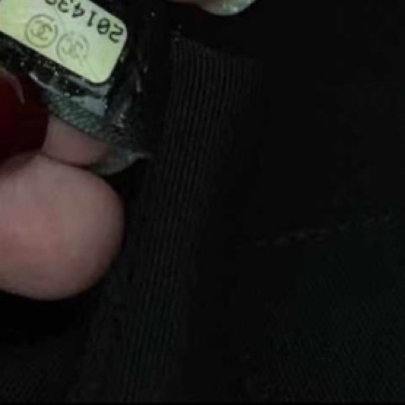 Beautiful CHANEL Shopping Tote - Picture 5 of 7